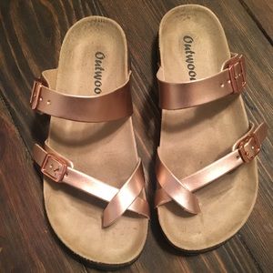 Cute Birkenstock style sandals!
